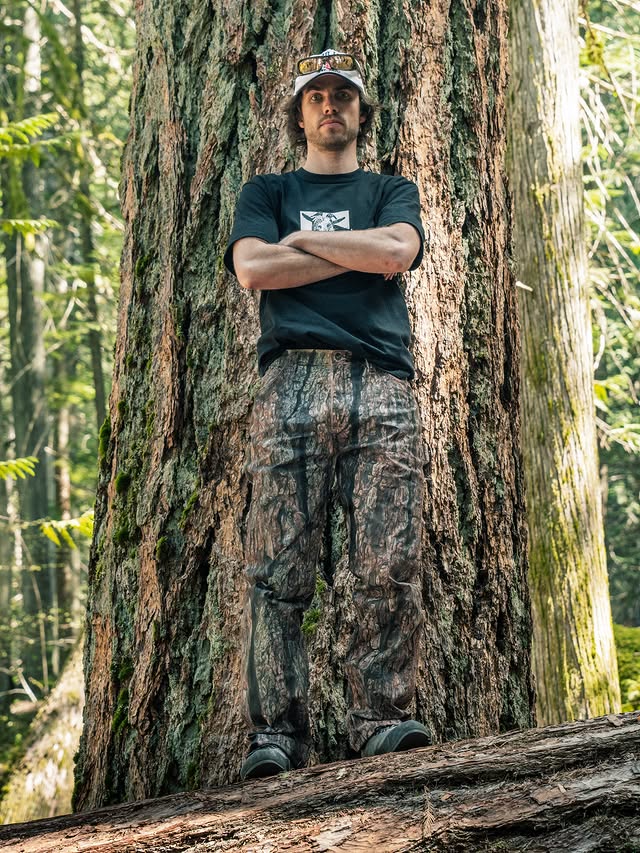 Instagram post by @soulboarder for Dickies. Caption reads: BTS : Customizing my @dickies painters pants into....