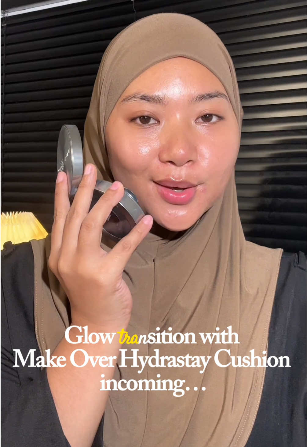 TikTok post by @rismasuratman for Make Over. Caption reads: [...] pake prismatic glass cushion punya....