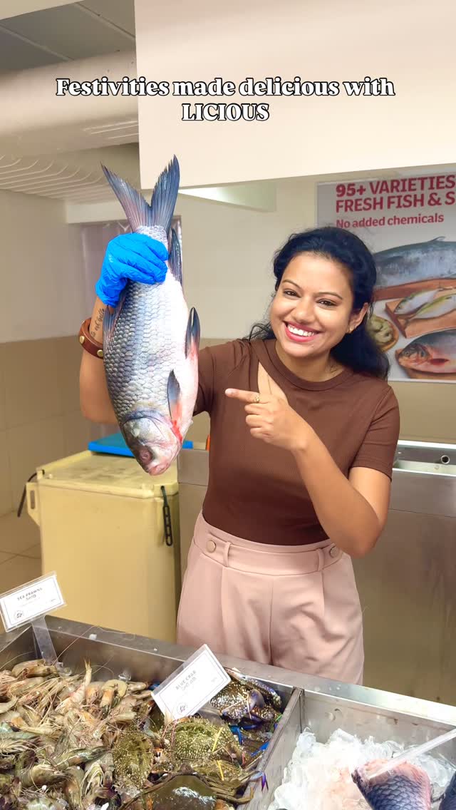 Instagram post by @thatcurlybong for Licious. Caption reads: This Pujo, celebrate with Licious – your one-stop....