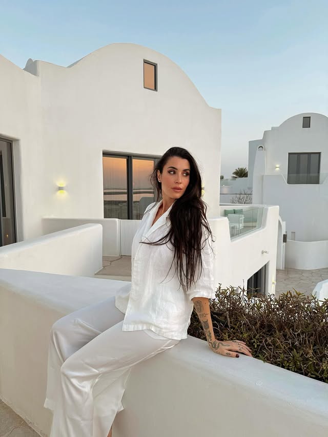 Instagram post by @valentinavignali for Visit Abudhabi. Caption reads: [...] our little brides-to-be retreat 🤍....