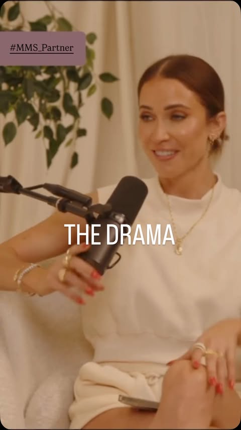 Instagram post by @kaitlynbristowe for M&M’S. Caption reads: #MMS_Partner The perfect Sunday night watch [...].