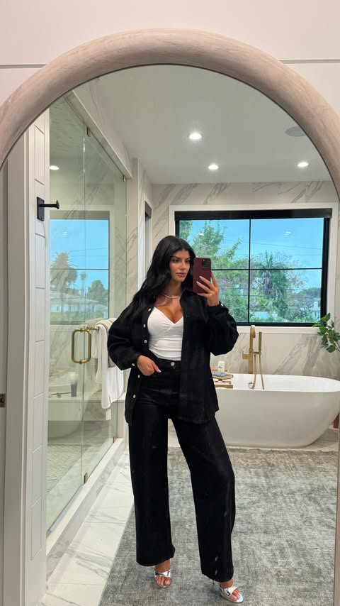 Instagram post by @analysetalavera for Hudson Jeans. Caption reads: [...] we wearing them all holiday season 🎄....