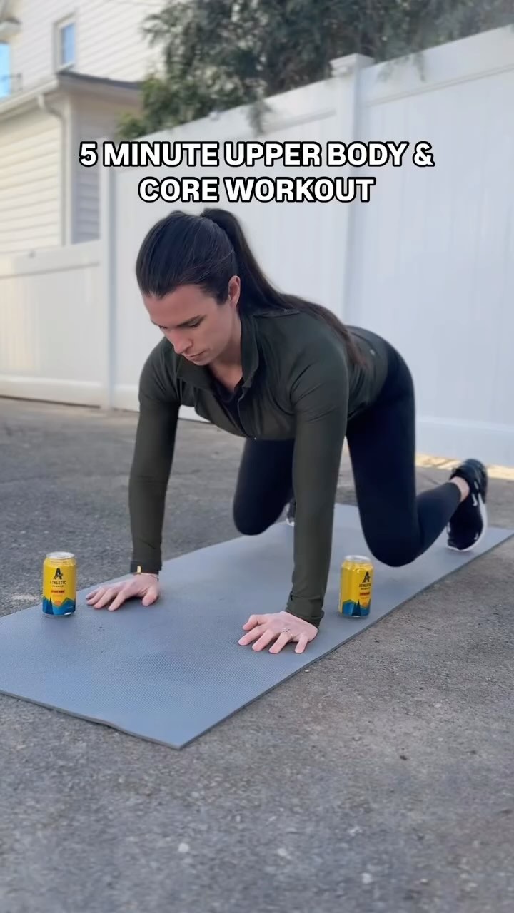 Instagram post by @elisesbodyshop for Athletic Brewing. Caption reads: 5️⃣ minute upper body & core workout with my....