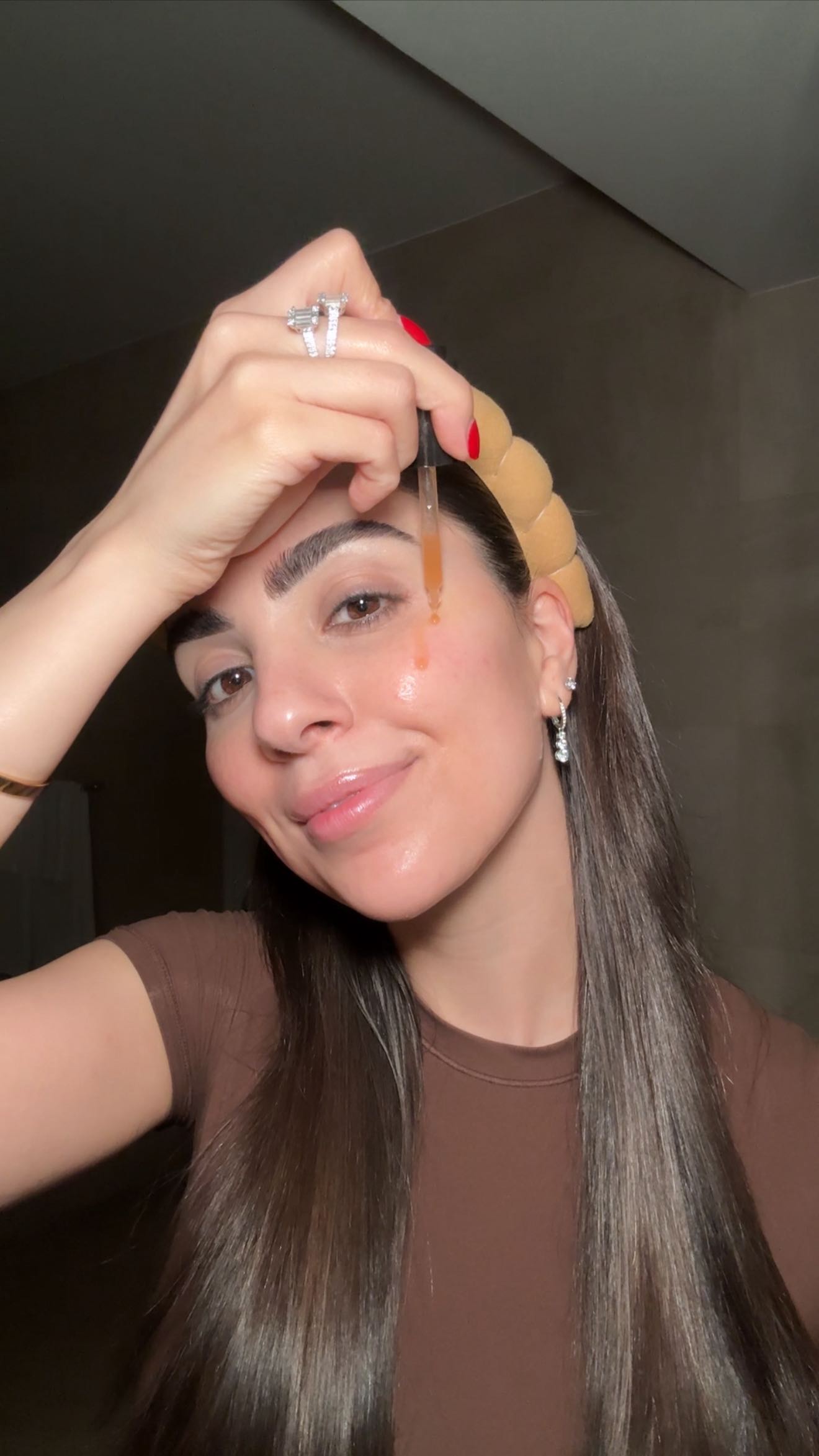 Instagram post by @mona.the.pa for AV Laboratories. Caption reads: Clinical trial results showed that this serum....