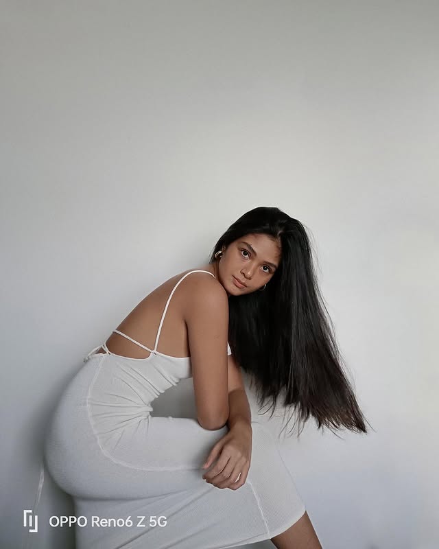 Instagram post by @angeliquemanto for OPPO Philippines. Caption reads: [...] tirelessly like I am @oppophilippines ;) You....