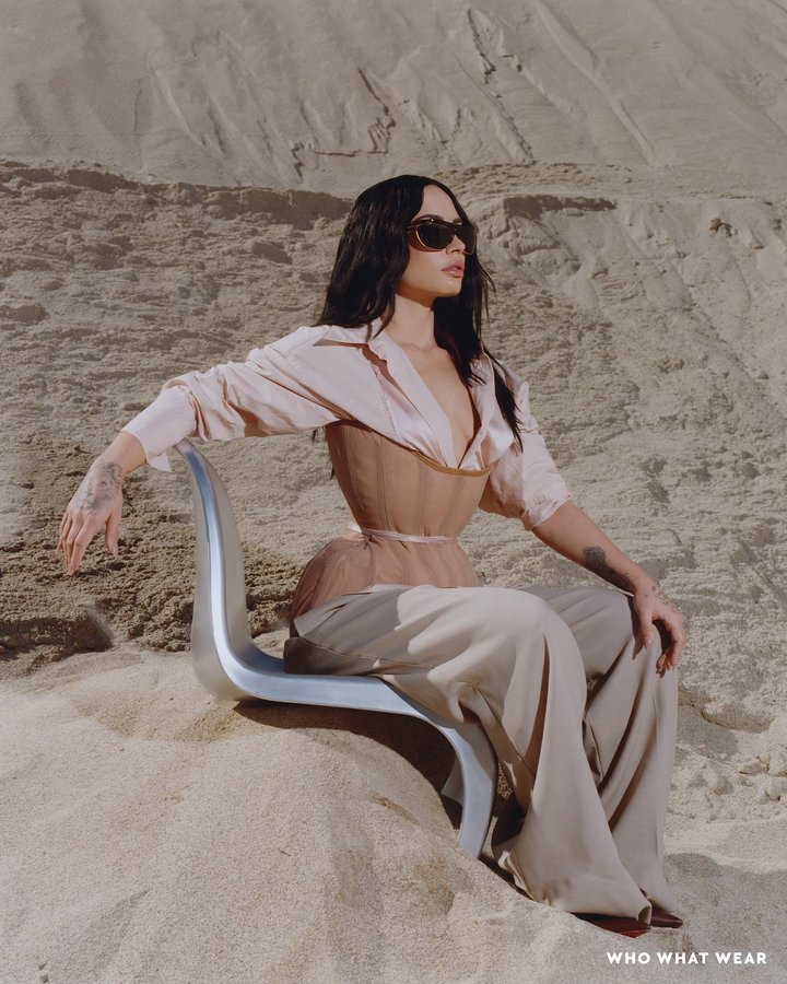 Instagram post by @ddlovato for Who What Wear. Caption reads: WWW 🖤

photographer: @agataserge
creative....