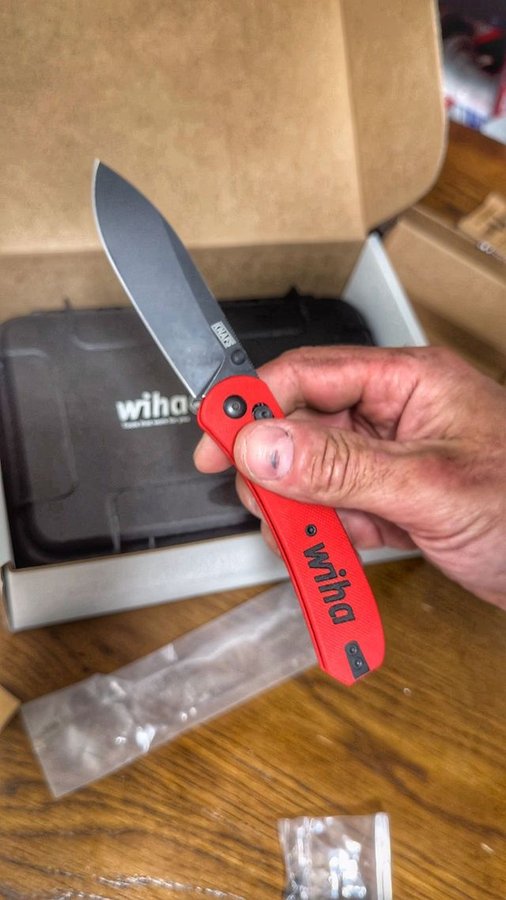 Instagram post by @yuriy_electrician for Wiha Tools. Caption reads: This is super cool collaboration from @wihausa and....