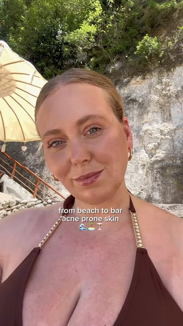 Instagram post by @spottylittlething for espressoh. Caption reads: [...] @studiolondonbysuperdrug bronzer stick....