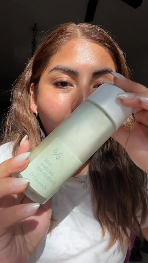 Instagram post by @itsgiaszn for Dr.Ceuracle. Caption reads: [...] & glowy my skin looks after using the....