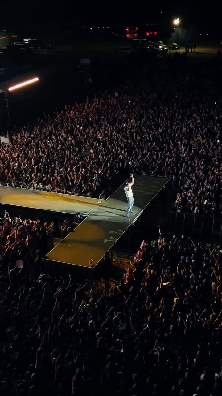 Instagram post by @lukebryan for Citi. Caption reads: What a way to close out #FarmTour2025 y’all.....