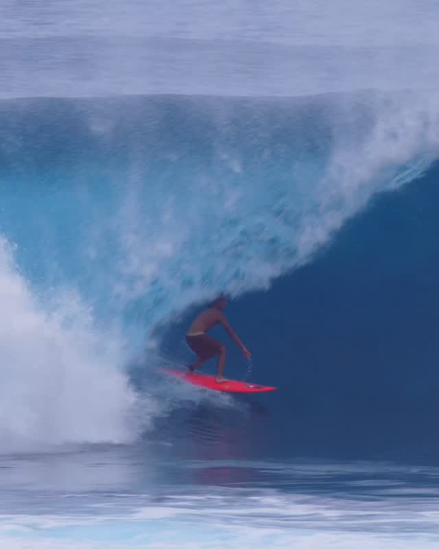 Instagram post by @toshtudor for Sun Bum. Caption reads: A very fun day today at the Pipeline ❤️
Vid....