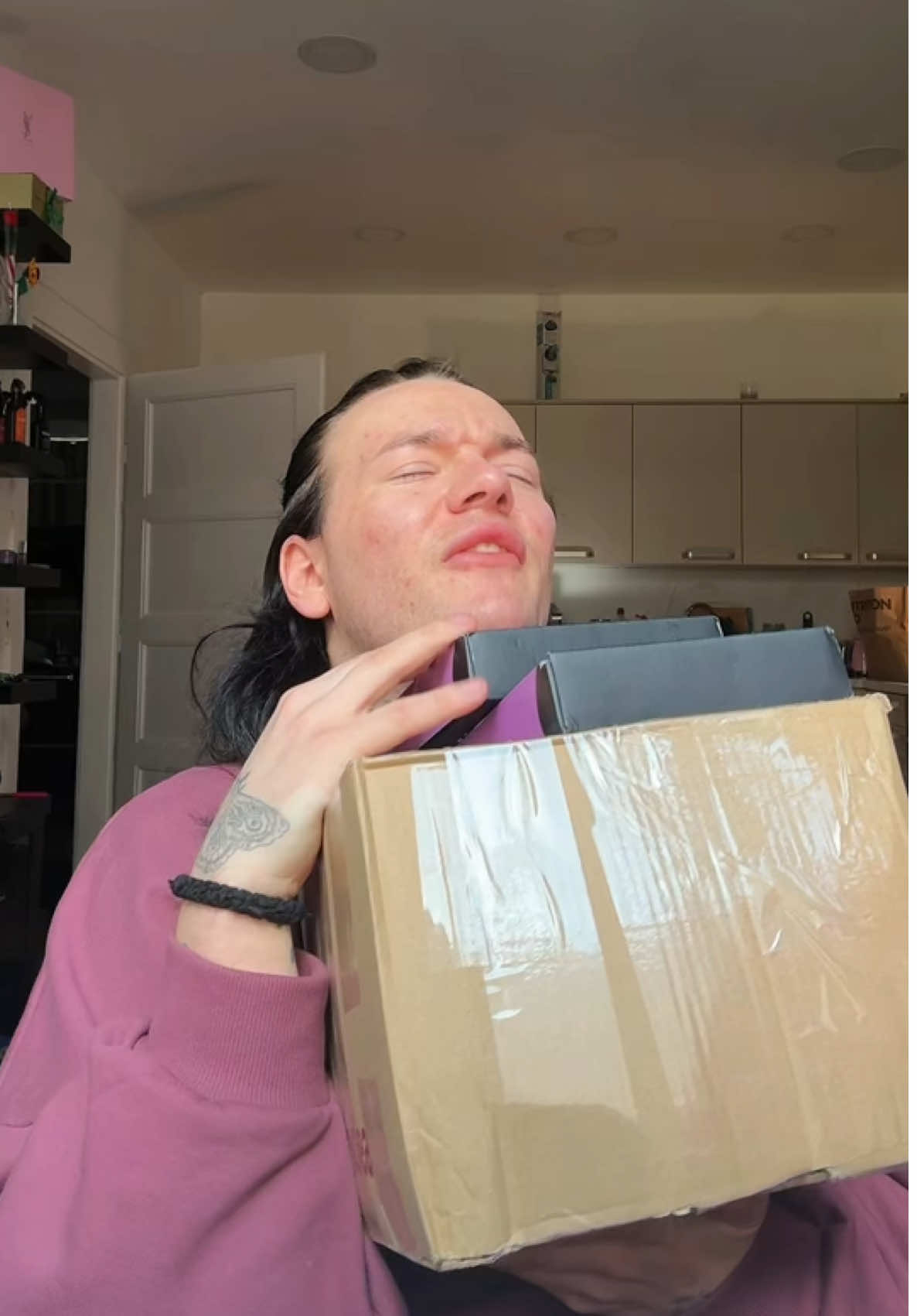 TikTok post by @fatale_vanity for TTDeye. Caption reads: Děkuju za pozornost, protože tohle není normální....