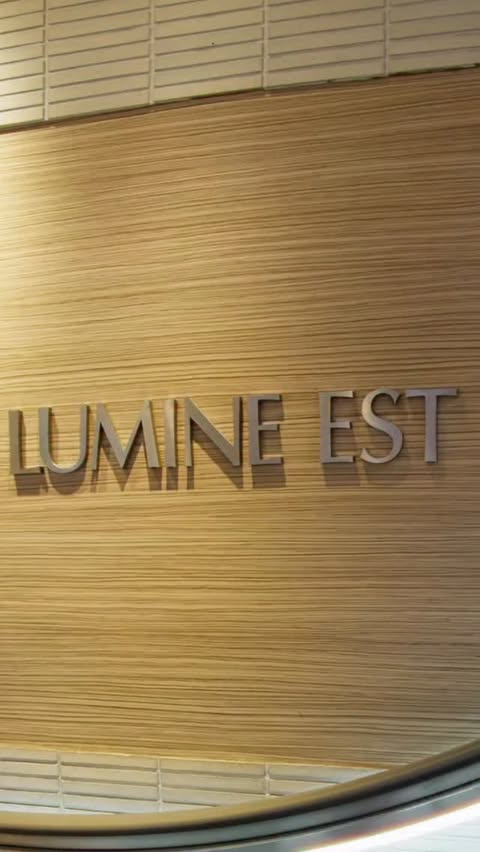 Instagram post by @manaxfs for Tommy Jeans. Caption reads: I picked out my holiday gifts from TOMMY JEANS....