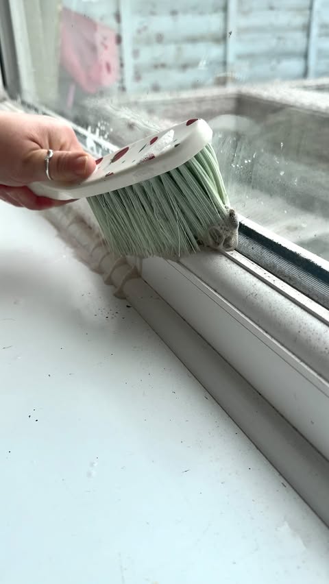 Instagram post by @jottiesjournal for Karcher. Caption reads: 15 minutes. Soapy water. One little brush....