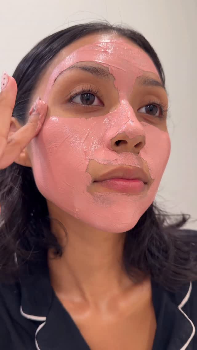 Instagram post by @alyssaasalazar_ for Cosmette Skincare. Caption reads: [...] SKIN in 10 minutes? Yes PLEASE....