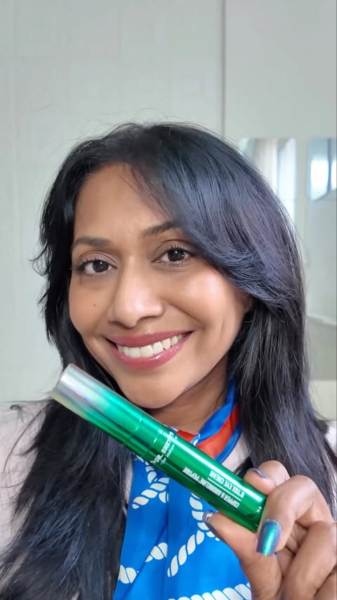Instagram post by @skinnygirldiariez for Dr Sheths. Caption reads: [...] hello glow! 👁️✨ Tried the viral Dr Sheths....