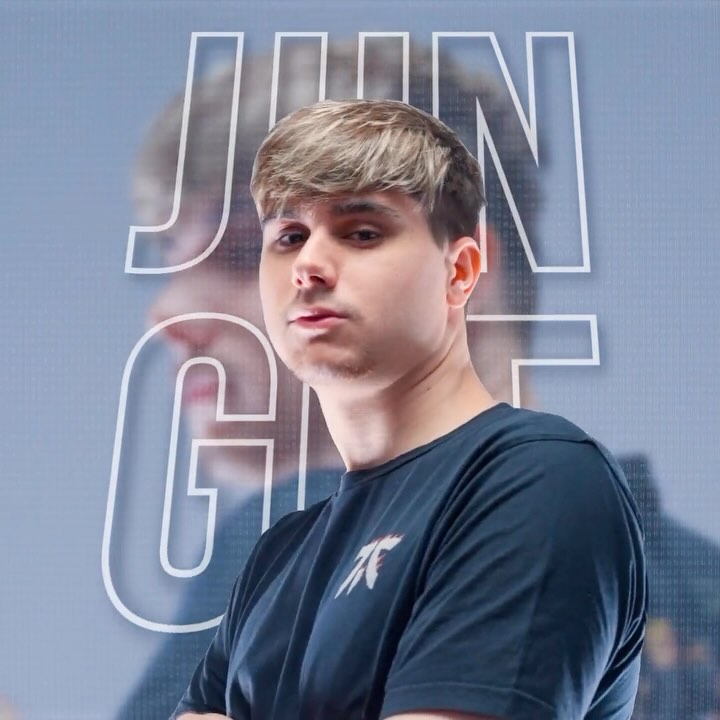 Instagram post by @fnatic.lol for FNATIC. Caption reads: [...] @razorklol as our Jungler for 2026! @fnatic....