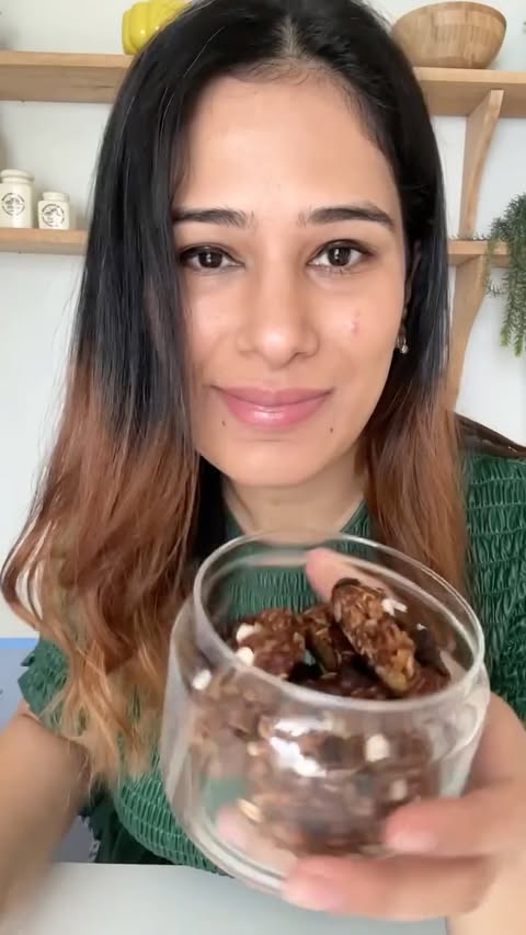 Instagram post by @plumsandpickle for MyFitness. Caption reads: High Protein Oats Cookies 👩‍🍳🍪 

These cookies....