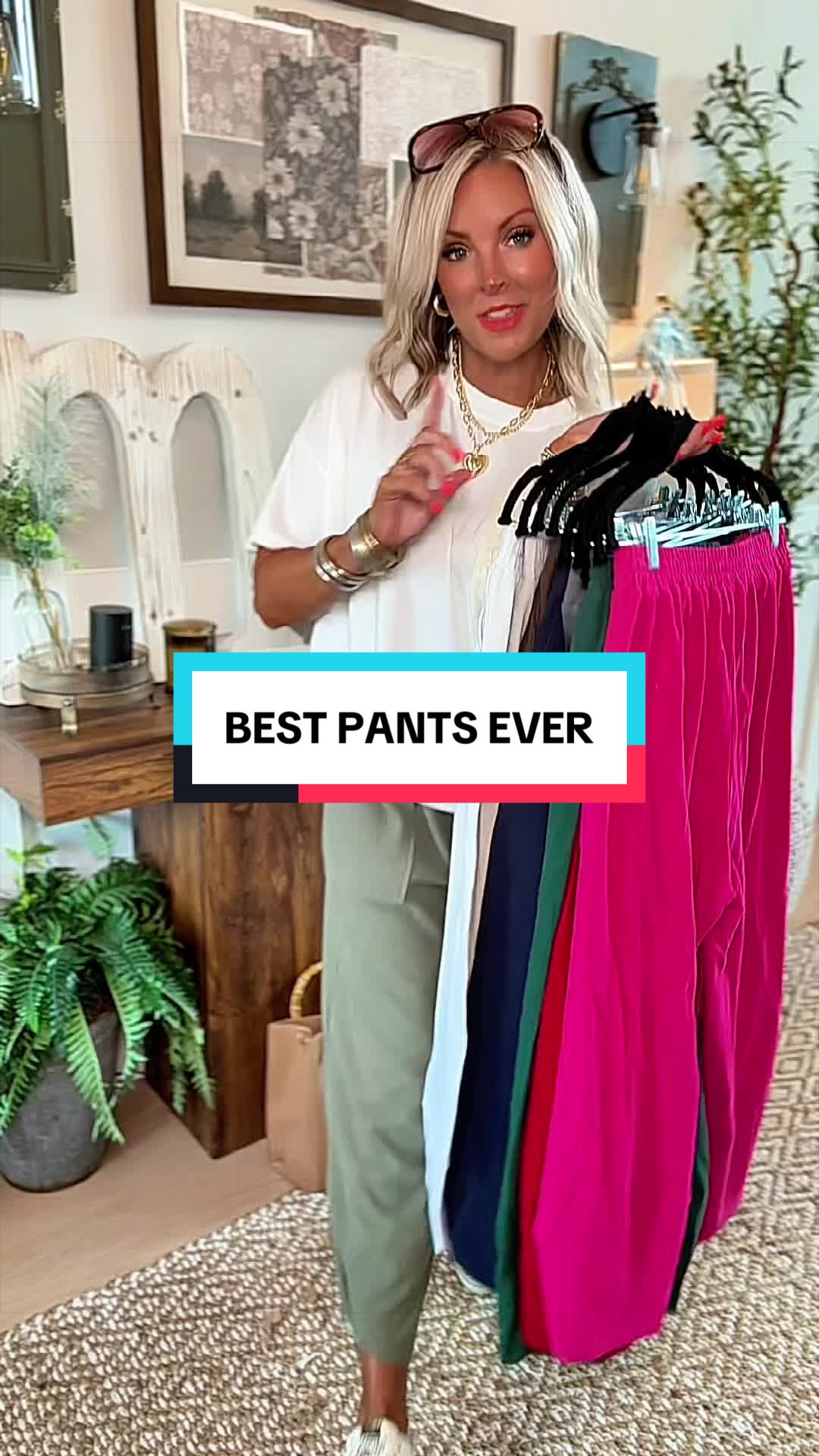 TikTok post by an influencer for Uaneo. Caption reads: @Uaneo #dealsforyoudays.