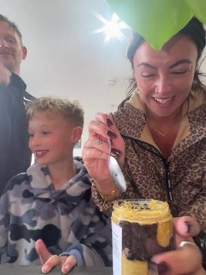 TikTok post by @hanrawsonx for Candy's Cupcakes. Caption reads: Top tier cake btw @Candy’s Cupcakes #caketok....