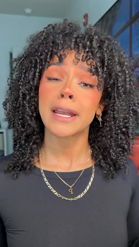 Instagram post by @palomahendersonn for Kylie Cosmetics. Caption reads: These Kylie Cosmetics lips kits are making it....