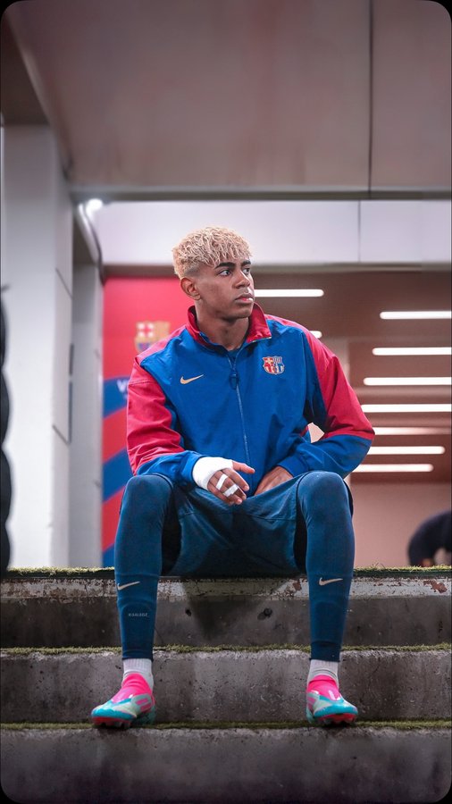 Instagram post by @michsako for Crypto.com. Caption reads: [...] si až 1200 Kč zdarma v bonusech na....