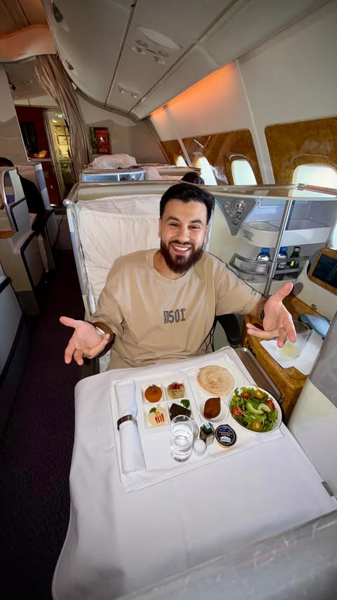 Instagram post by @fukay1070 for Visit Abudhabi. Caption reads: Vlog business class 😃✈️🇦🇪

@visitabudhabi....