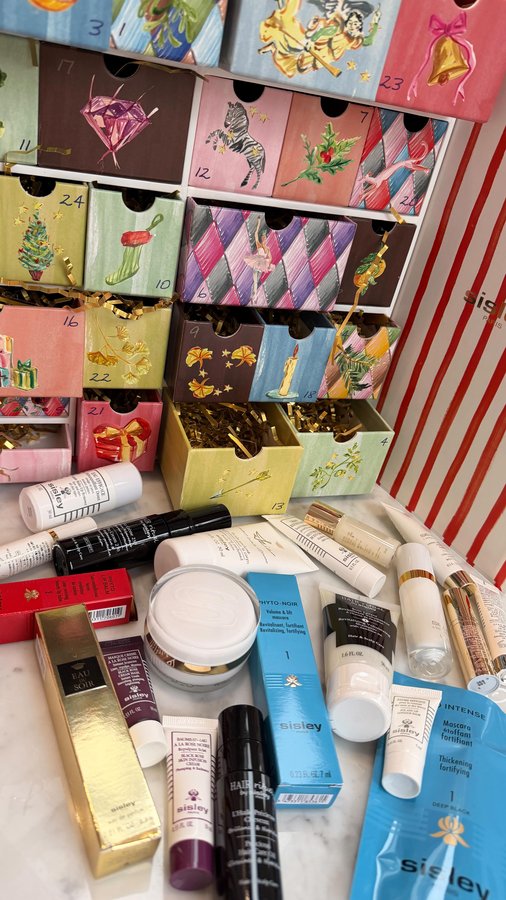 Instagram post by @sarahdenizz for Sisley Paris. Caption reads: @sisleyparisofficial and British artist....