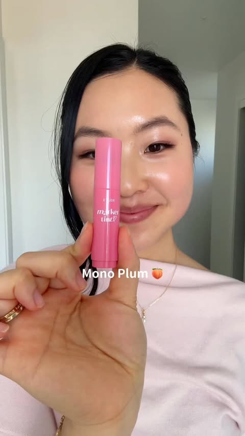 Instagram post by @darcybylauren for Etude House. Caption reads: longest wearing lippie for tonight!....