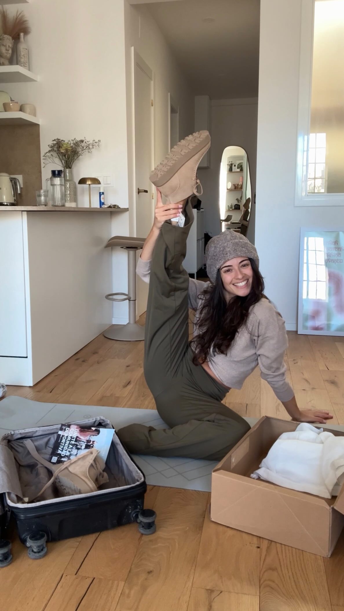 Instagram post by @bodyflyingbcn for Oysho. Caption reads: [...] prepared with the 
Warm Collection by @oysho....