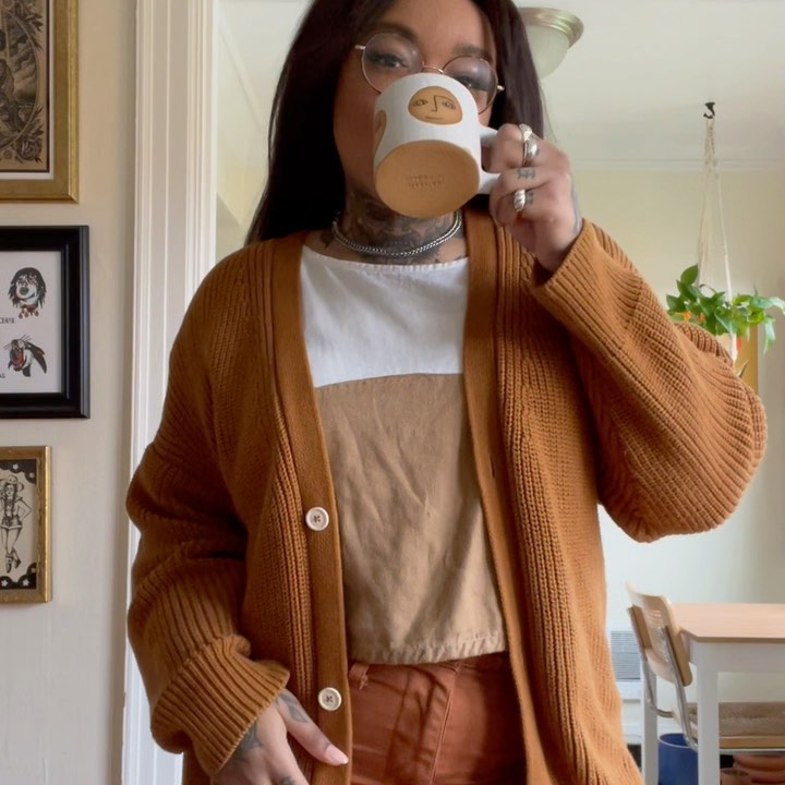 Instagram post by @xeyesadjust for Tradlands. Caption reads: [...] every color? the shelter cardigan from....