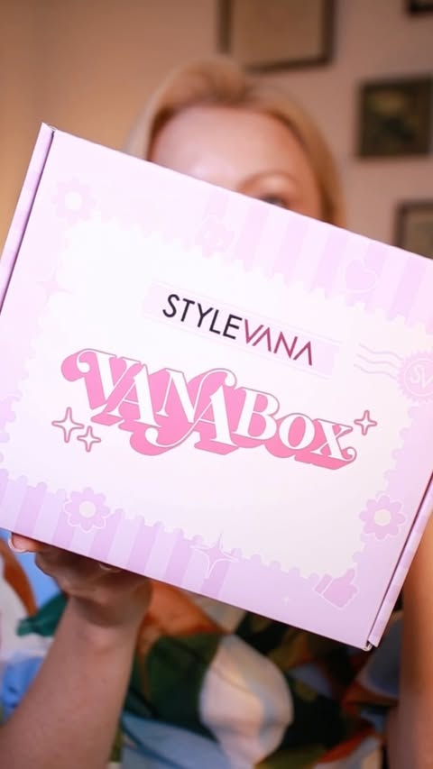 Instagram post by @yulias_beauty_corner for Stylevana. Caption reads: [...] INF10YULIASIE ссылка на бокс в Био....