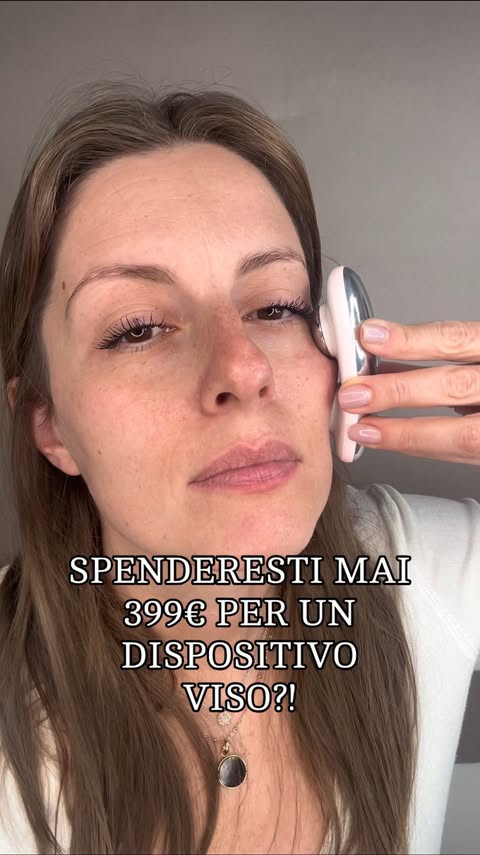 Instagram post by @simonapacebeauty for ZIIP. Caption reads: [...] testiamo insieme il dispositivo viso....