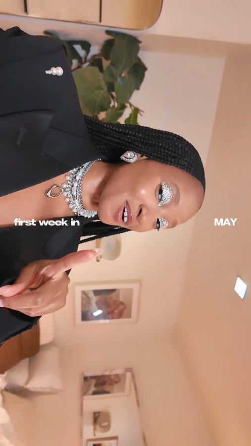 Instagram post by @marie_mag_ for Bombay Sapphire. Caption reads: ....the weeks have been moving fast, but one thing....