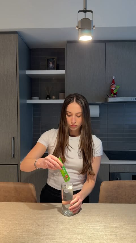 Instagram post by @itslittlemich for Liquid IV. Caption reads: Death grip on my @liquidiv because winter is not....