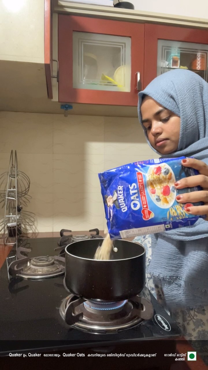 Instagram post by @mrs_malabar for Quaker. Caption reads: ഈ റമദാൻ മാസത്തിലെ ഓരോ ദിനവും Quaker Oats ന്റെ....