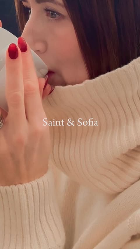 Instagram post by @sg_personalstyling for Saint and Sofia. Caption reads: [...] Jumper with a detachable snood from....