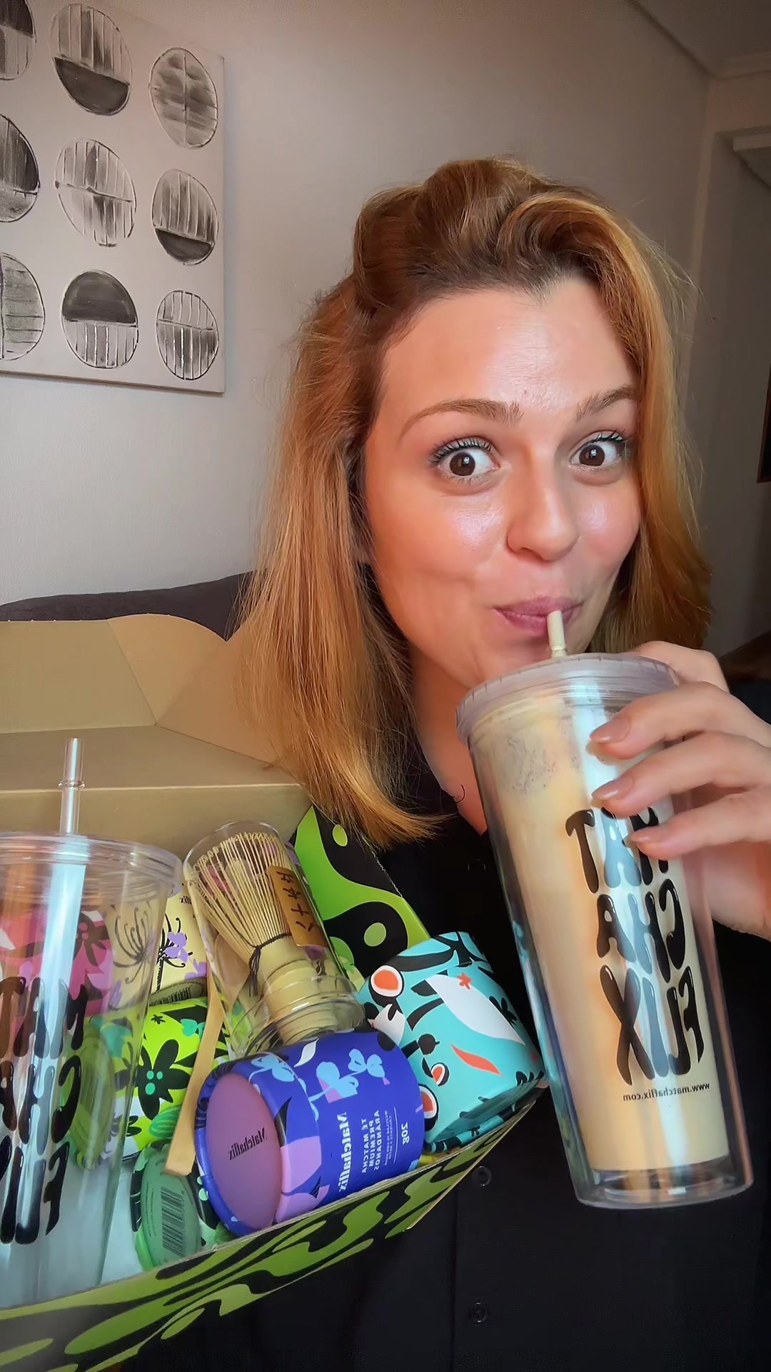 TikTok post by @sultana_guliz_shop_ar for Matchaflix. Caption reads: ¿ cuál es tu sabor favorito? @Matchaflix Pack....