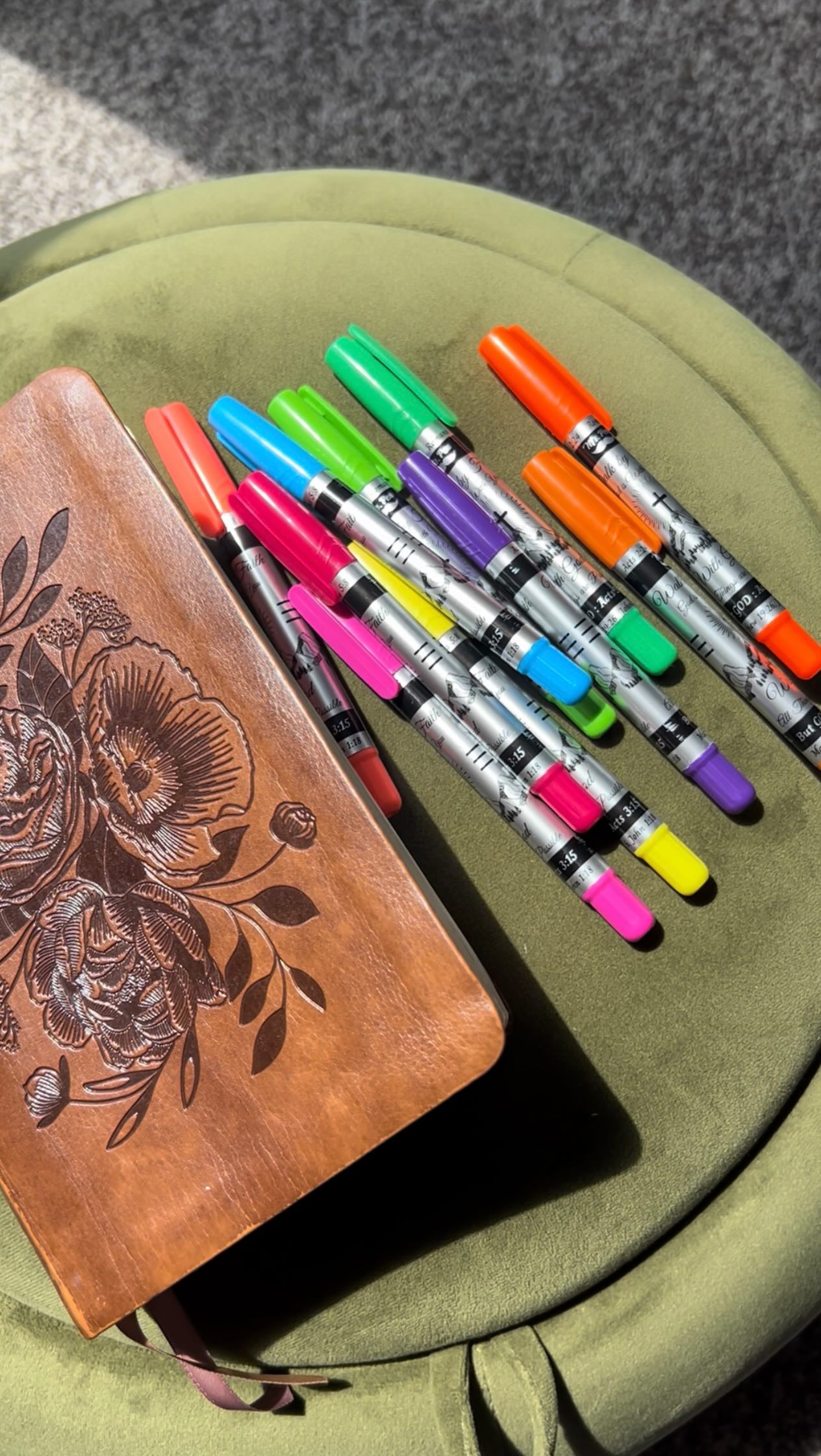 Instagram post by @messybiblepureheart for Mr. Pen. Caption reads: ✨ The perfect pens for Bible study! ✨ 

@gomr.pen....