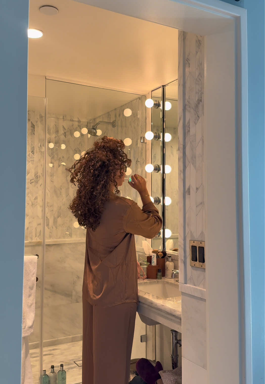 TikTok post by @thatgirlwiththecurlyhair for Sephora. Caption reads: Day 2 in LA with @sephora 🥳💗.