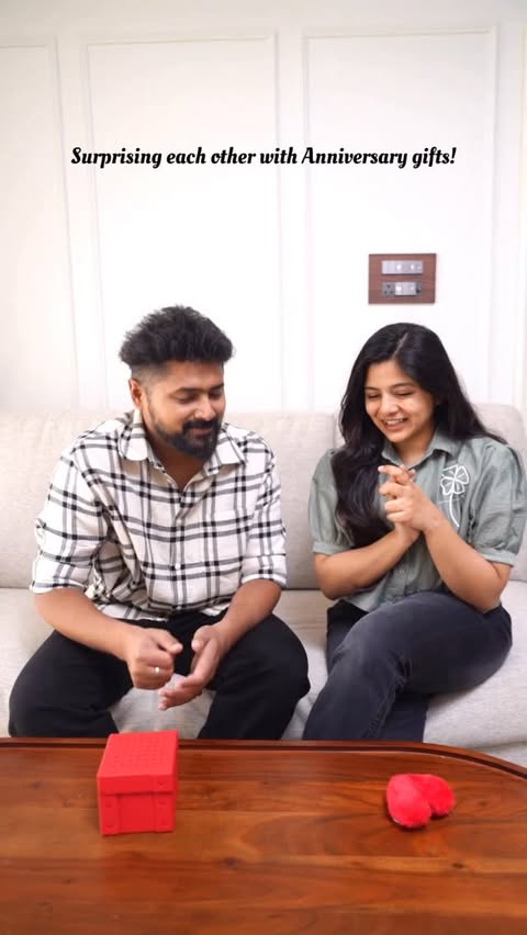 Instagram post by @vivoindia_tamilnadu for Poorvika. Caption reads: [...] camera tech 📸⚡ Now available at Poorvika....