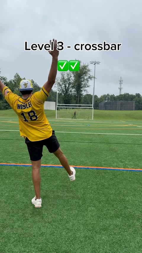 Instagram post by @dan_hoz34 for Honey Stinger. Caption reads: [...] a trick shot when you’re fueled by....