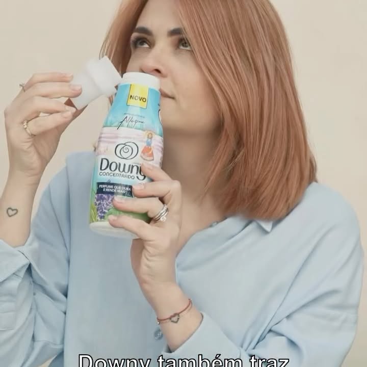 Instagram post by @karolpinheiro for downy. Caption reads: Os cosmos se alinharam e @downybrasil me chamou....