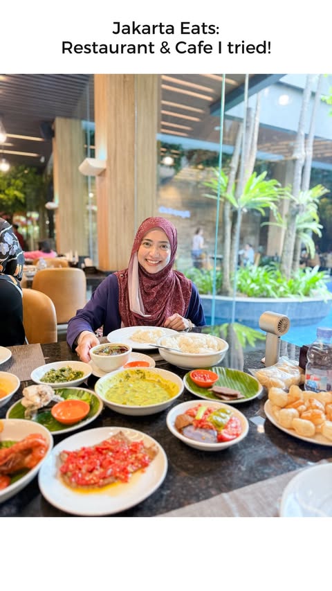 Instagram post by @ashikinamran for TudungPeople. Caption reads: These are the restaurant & cafes we tried....