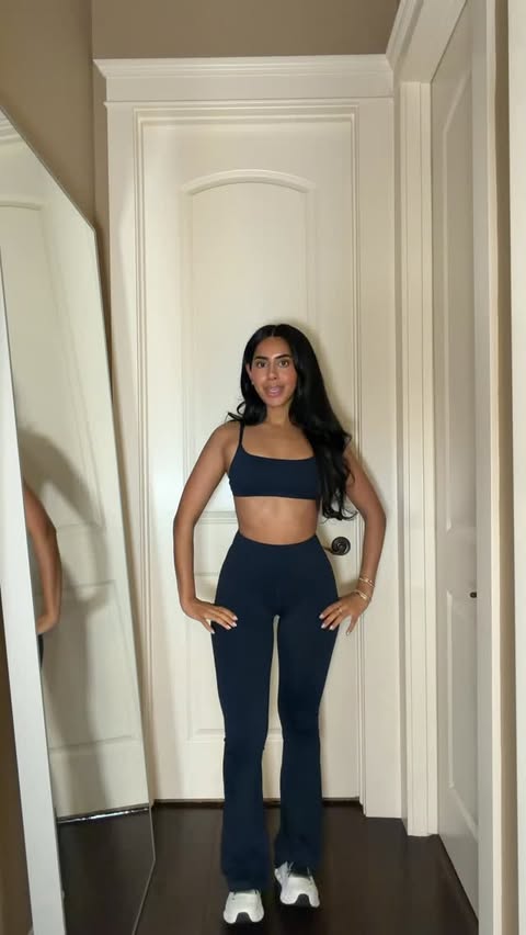 Instagram post by @simmykinns for vspink. Caption reads: @vspink #PINKPartner I’m going to need this set....