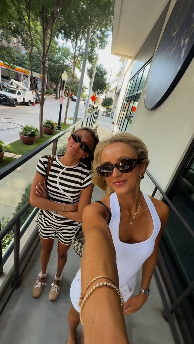 Instagram post by @elliepetersonn for Bumble And Bumble.. Caption reads: DITL ft. @bumbleandbumble ‘s Dry Spun Texture....