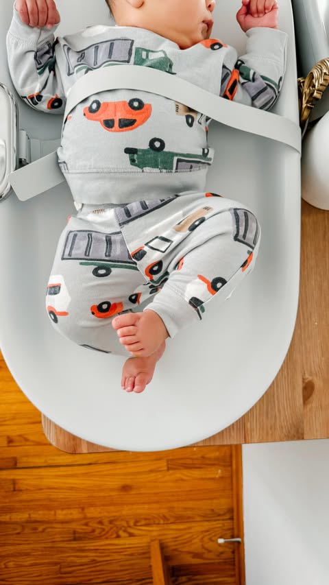 Instagram post by an influencer for Woddle Baby. Caption reads: [...] had with my older 3, @woddlebaby Smart....