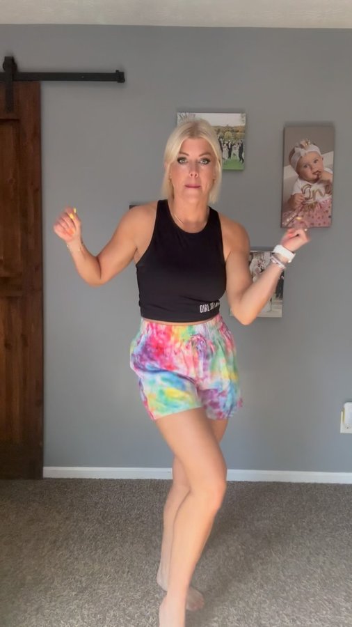 Instagram post by @_samantha.erin_ for Senita Athletics. Caption reads: FOR REAL FOR REAL. One of my favorite @senita....