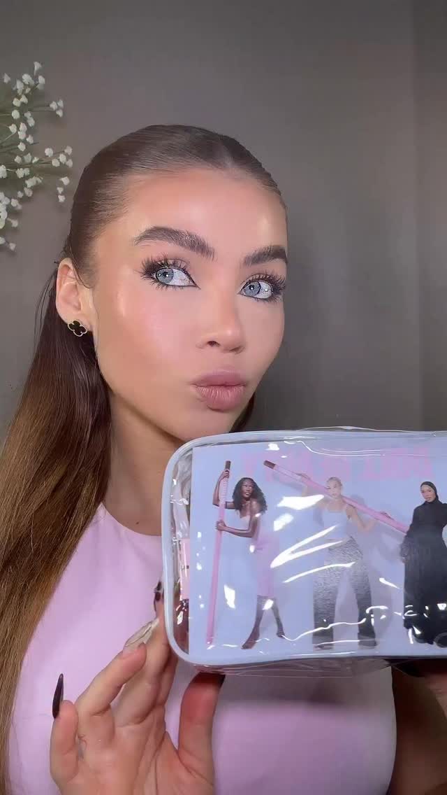 Instagram post by @cchloelizabethh for Doll Beauty. Caption reads: Which one is your favourite? Comment below 💕
My....