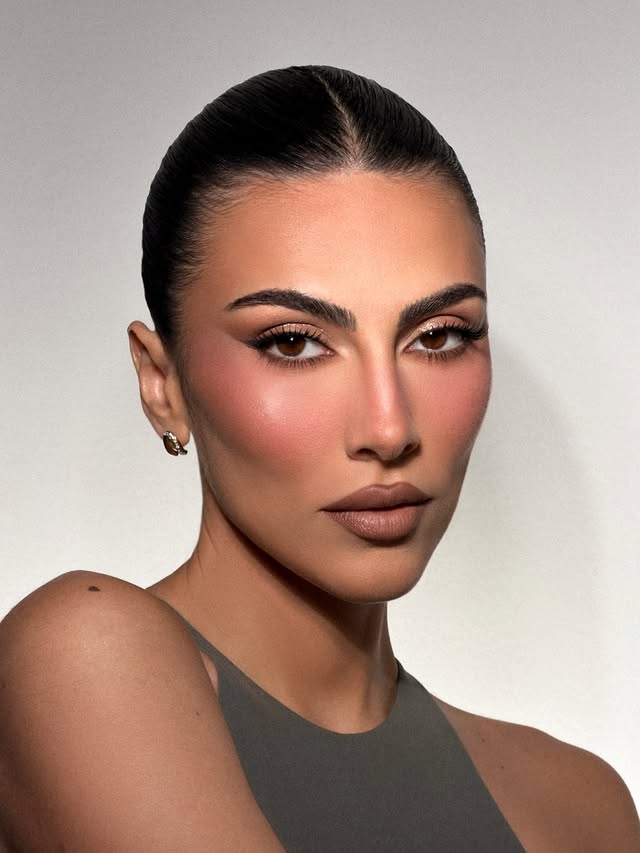 Instagram post by @mrdanielmakeup for NABLA Cosmetics. Caption reads: [...] NI
🤎DREAM
🤎MUSE
🤎STAGE

@nablacosmetics....